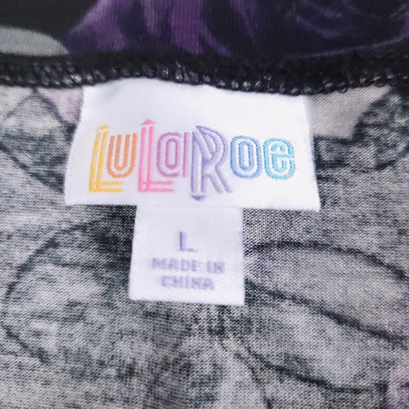 LuLaRoe Purple Rose Print V-Neck Tee Size Large - Picture 2 of 2
